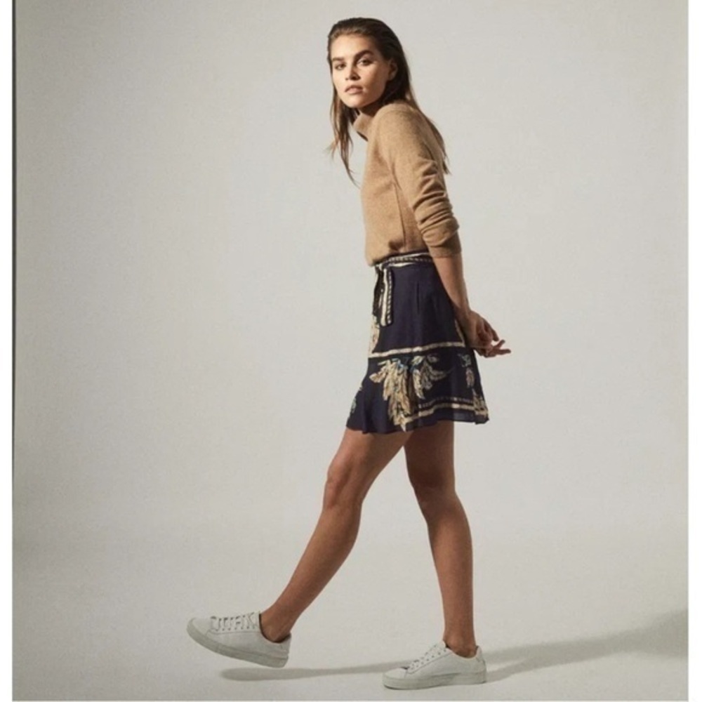 REISS Jenny Feather Print Placement Flippy Skirt
